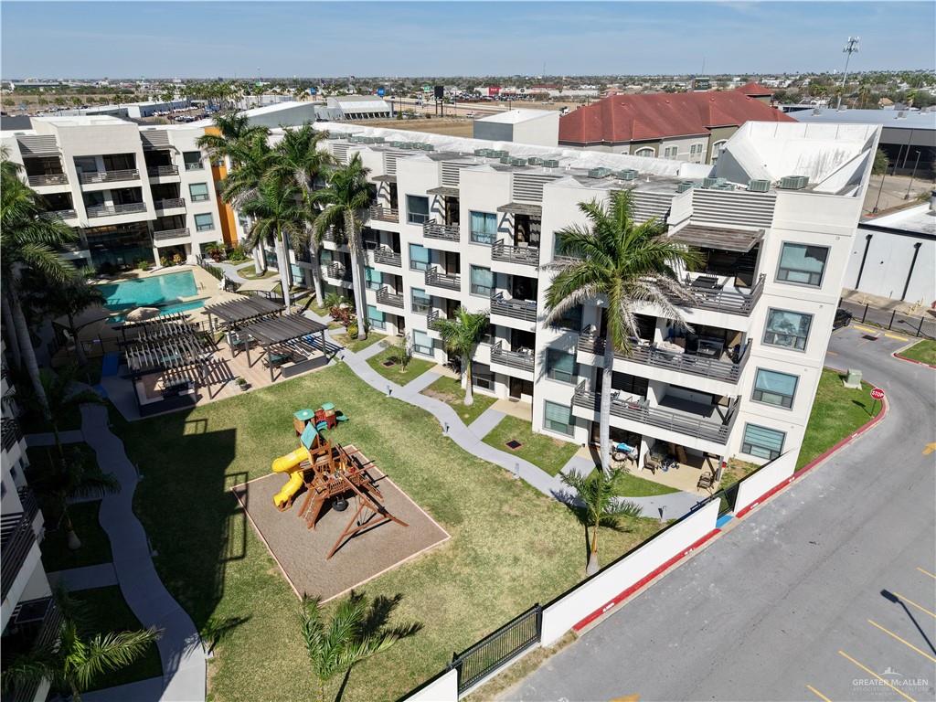 813 Travis Street # 207