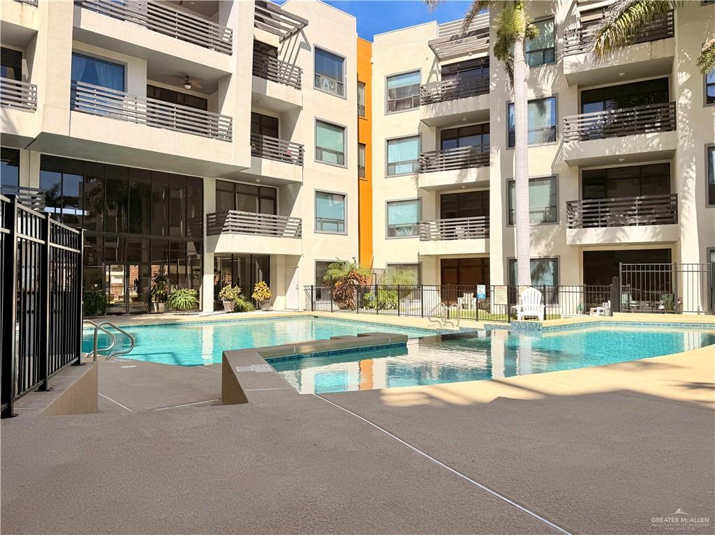 813 Travis Street # 207