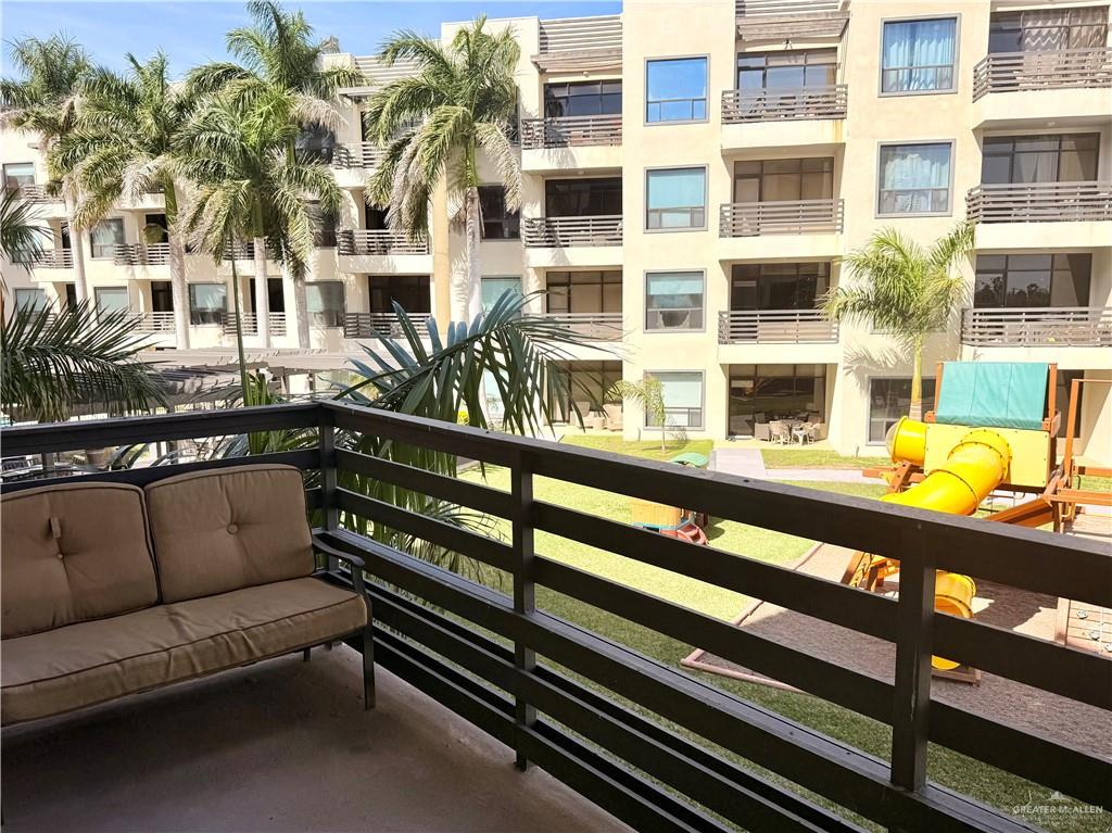 813 Travis Street # 207