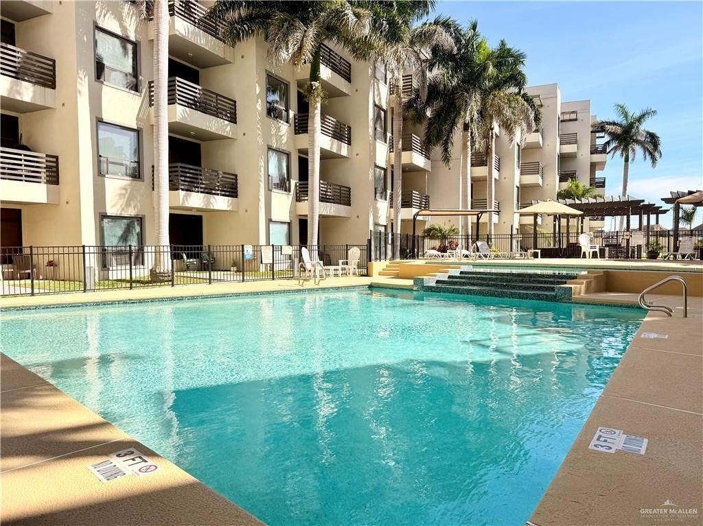 813 Travis Street # 207