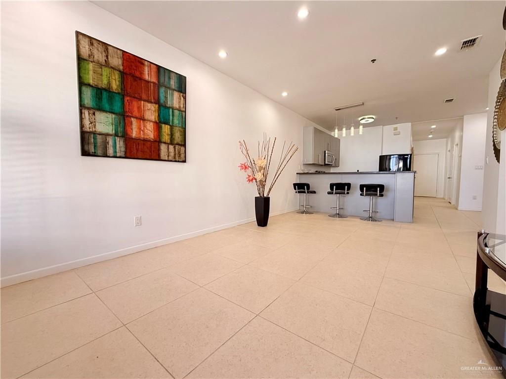 813 Travis Street # 207