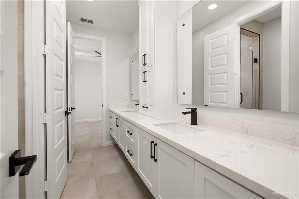 9906 N 23rd Lane, McAllen