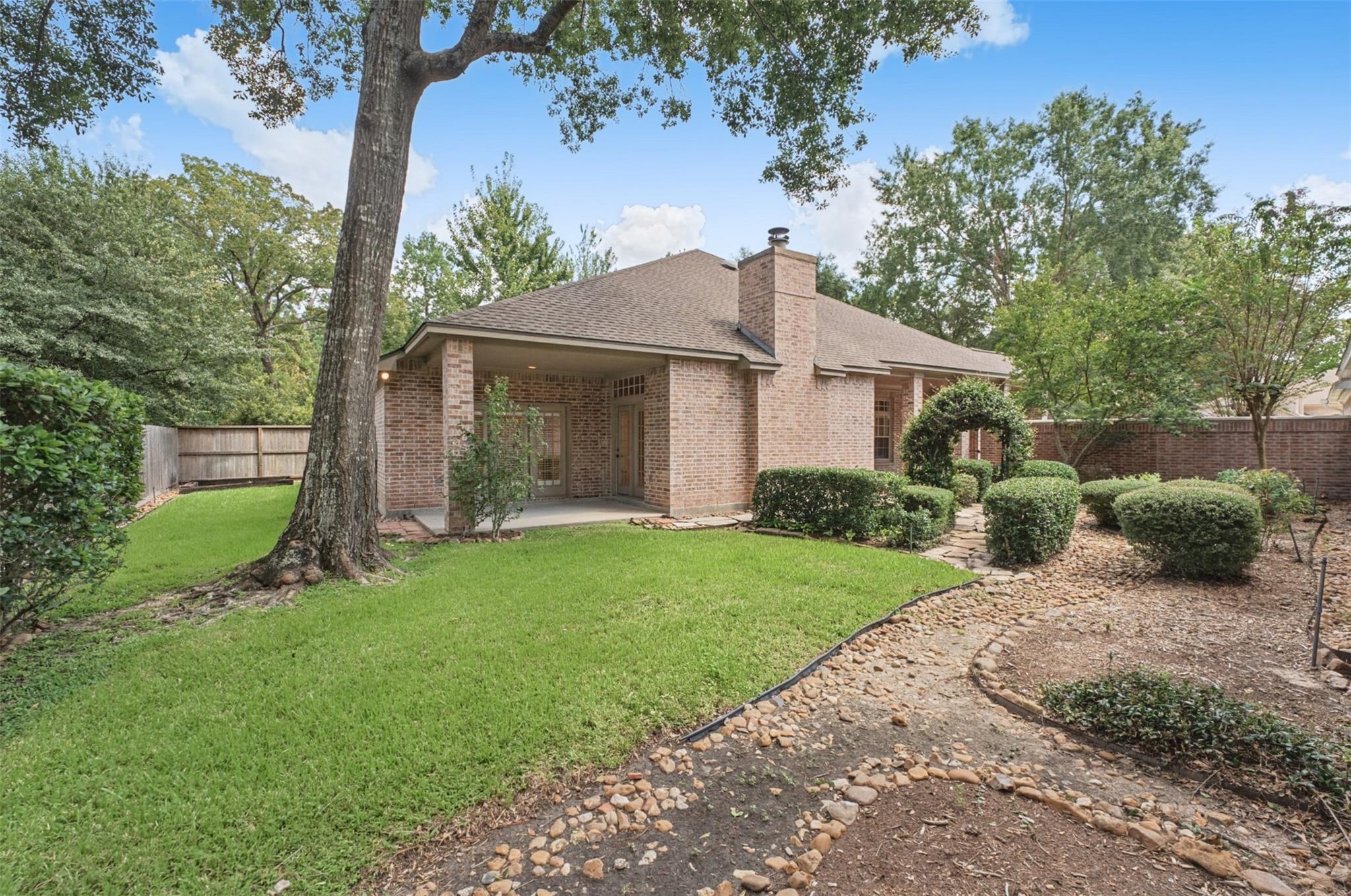 30 N Castlegreen Circle