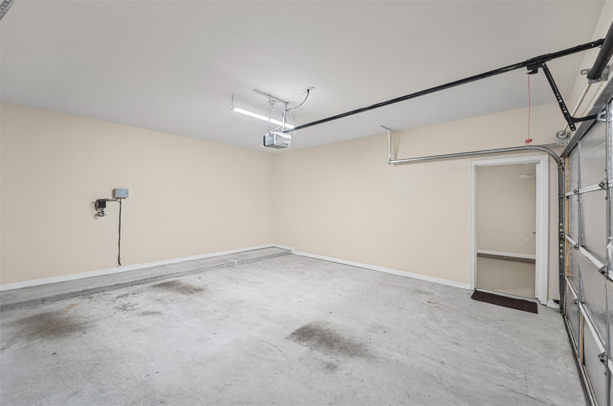 30 N Castlegreen Circle