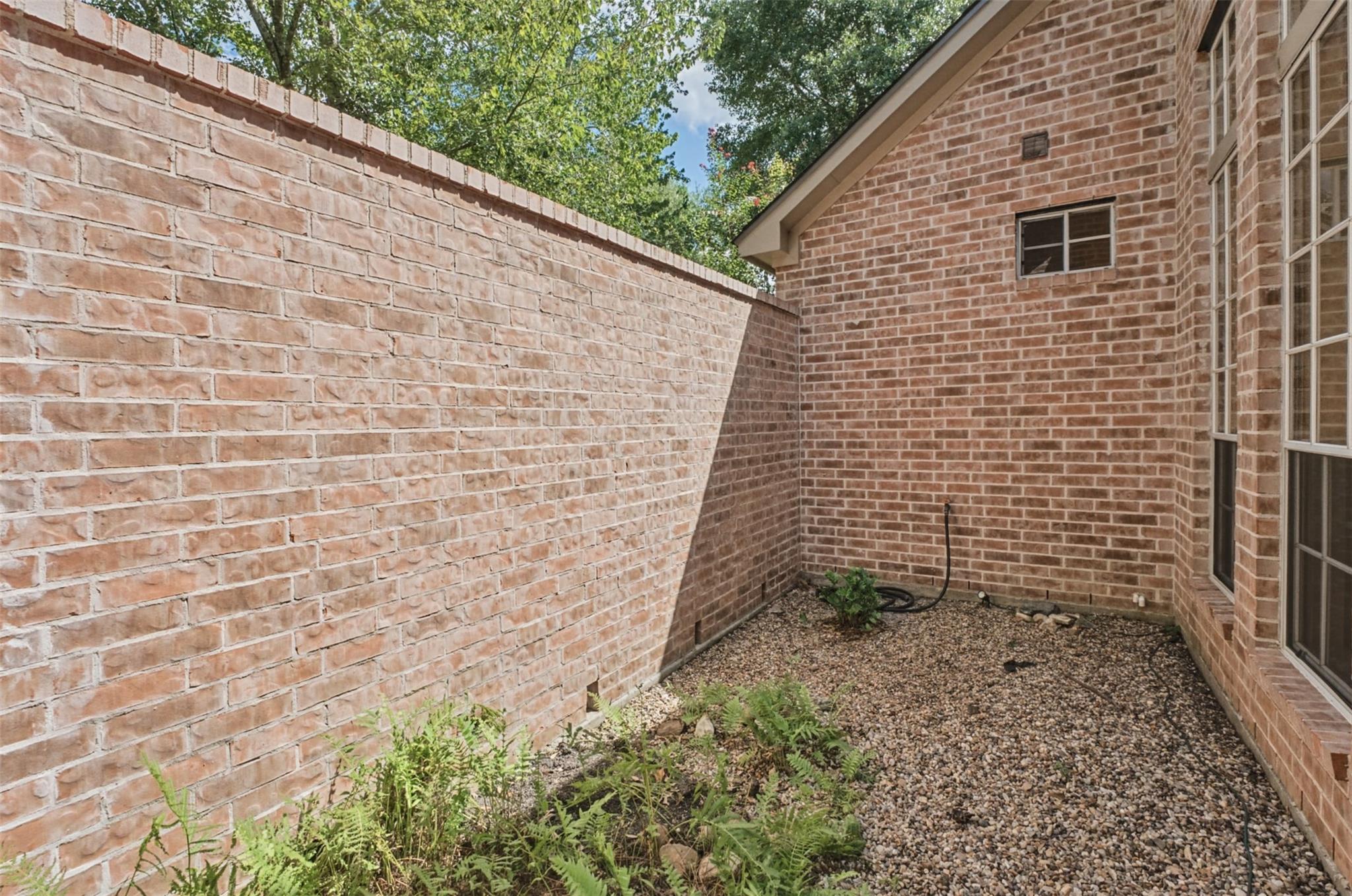 30 N Castlegreen Circle