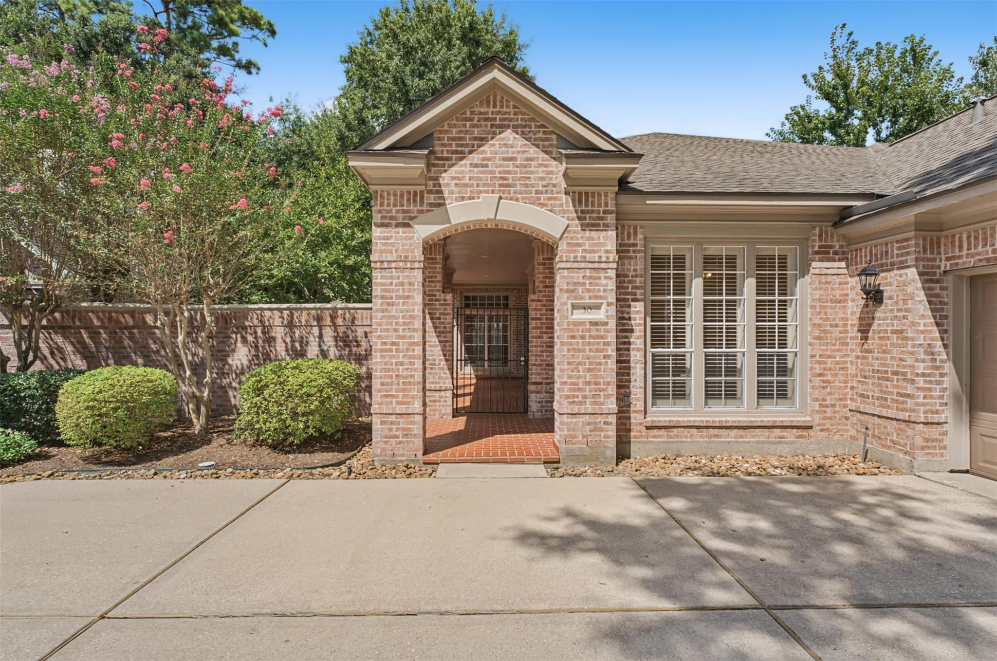 30 N Castlegreen Circle