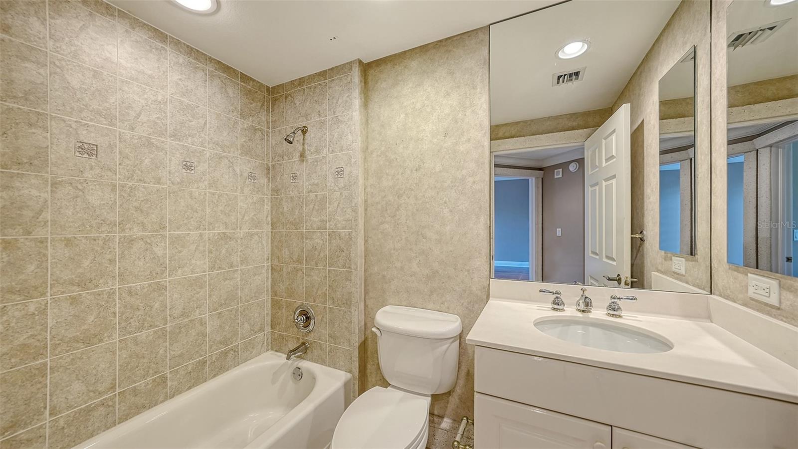 401 N POINT RD #301