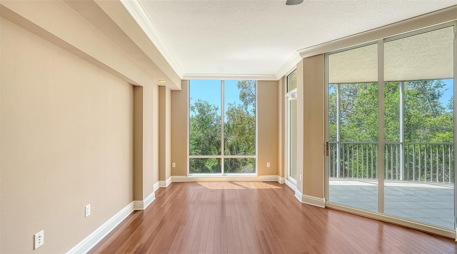 401 N POINT RD #301