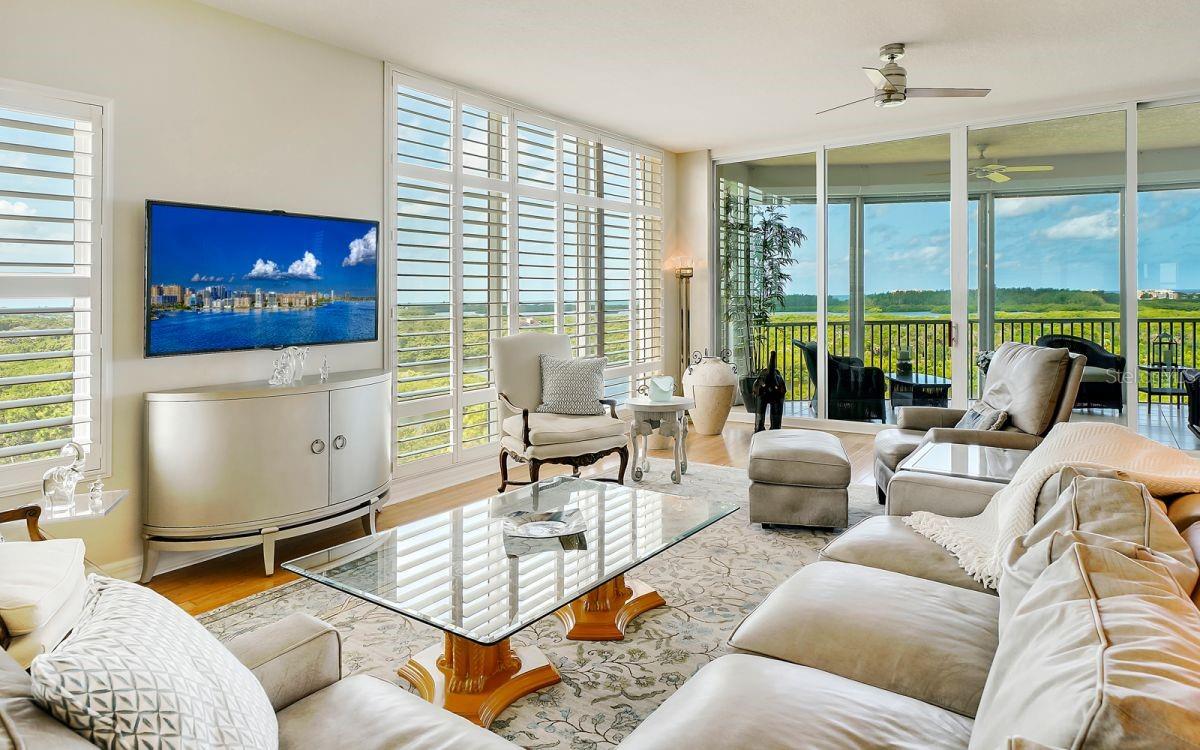393 N POINT RD #801