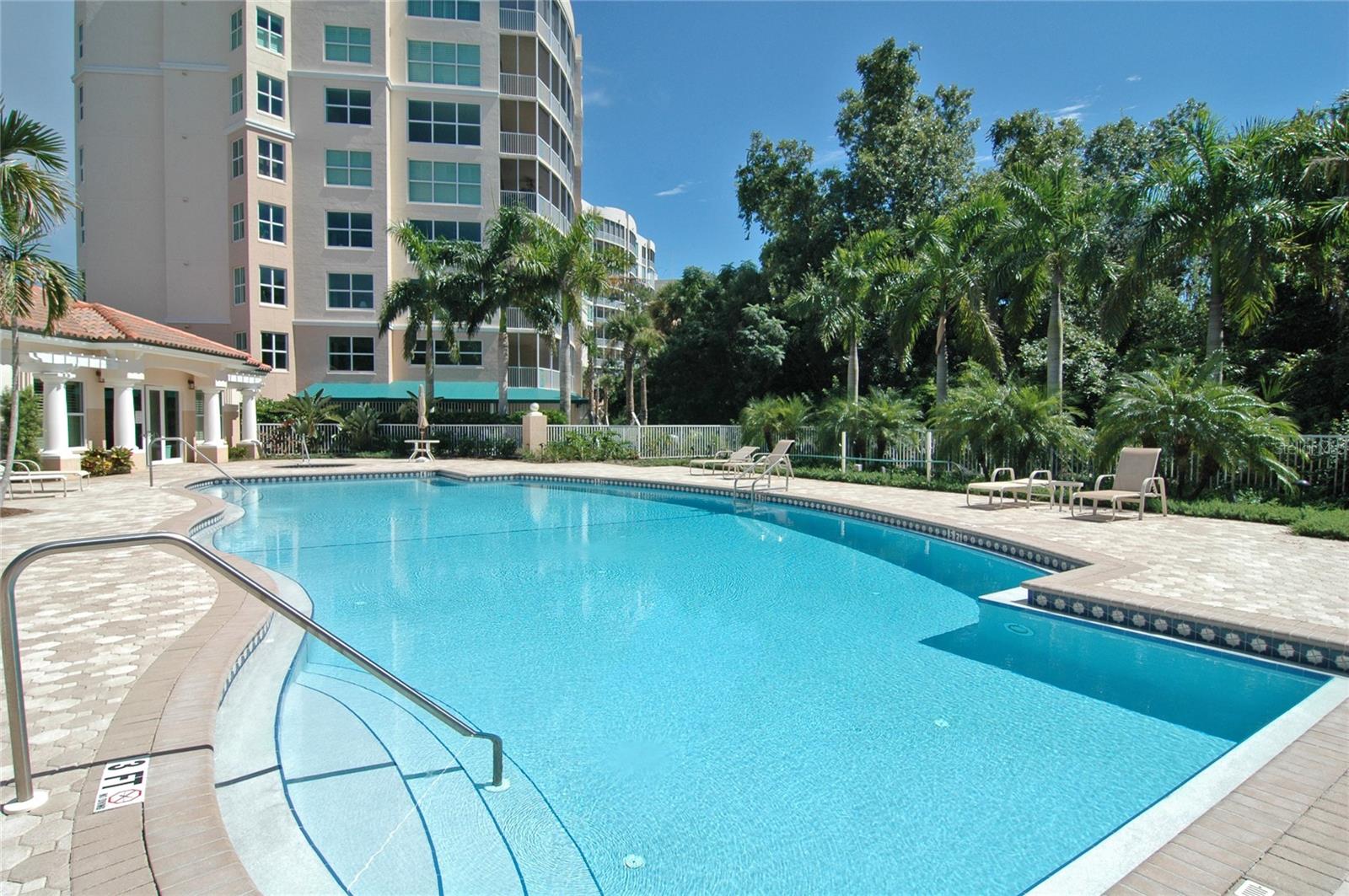 393 N POINT RD #801