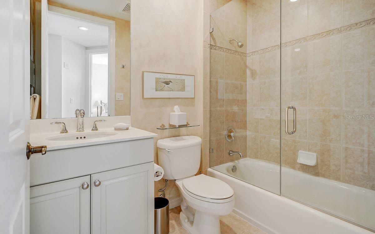 393 N POINT RD #801