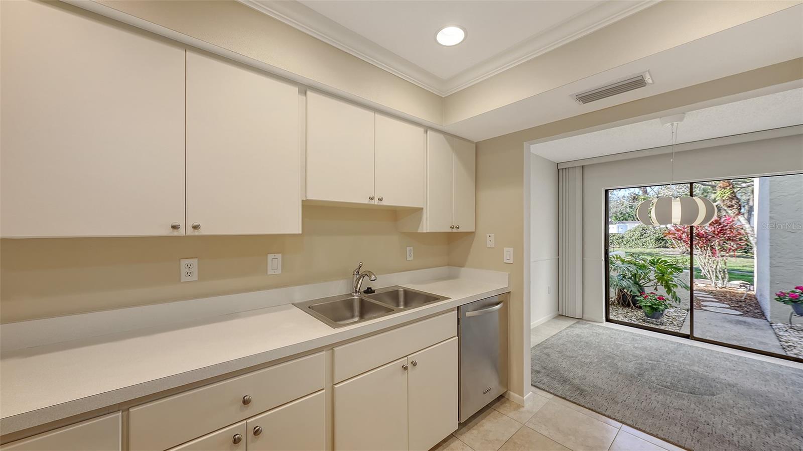 5152 MARSHFIELD LN #117