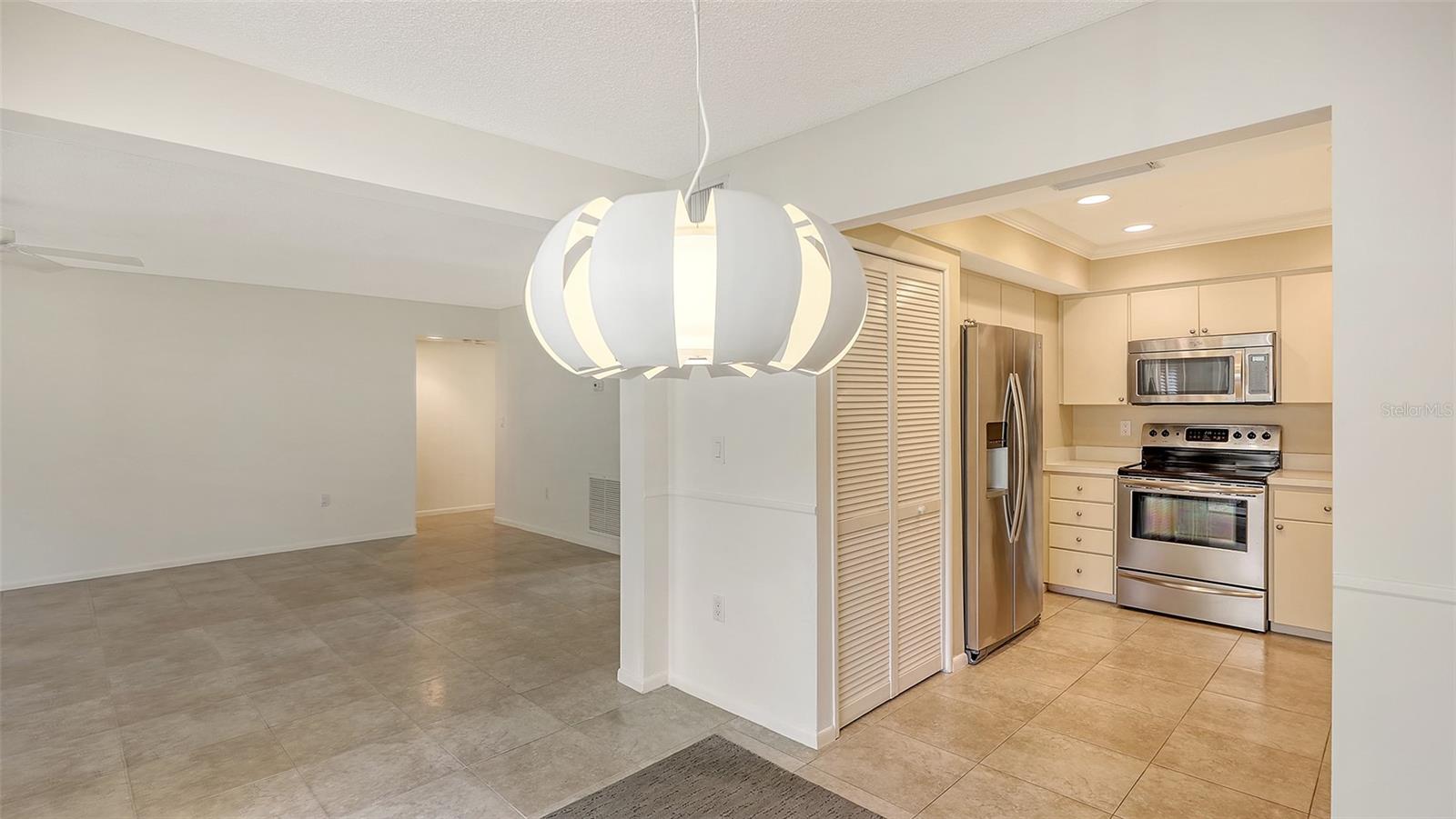 5152 MARSHFIELD LN #117