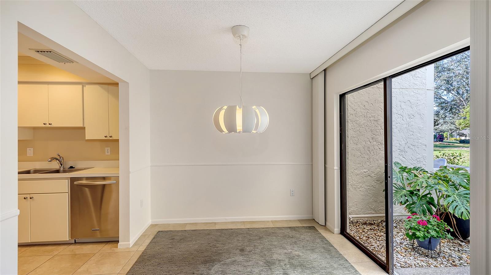 5152 MARSHFIELD LN #117