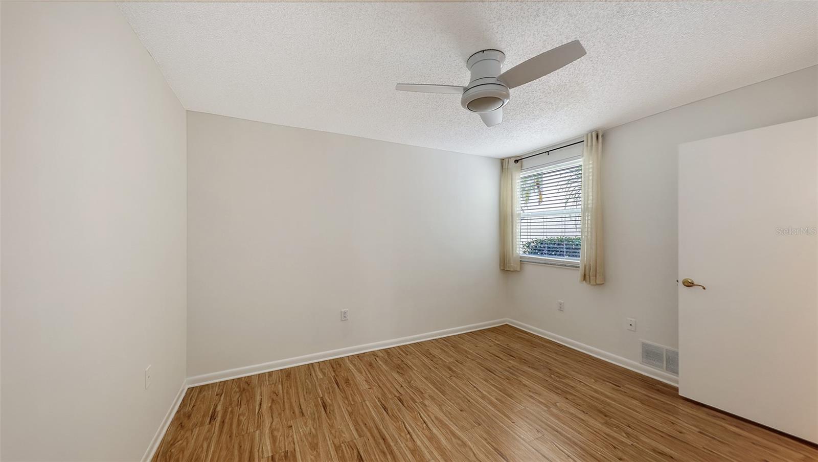 5152 MARSHFIELD LN #117