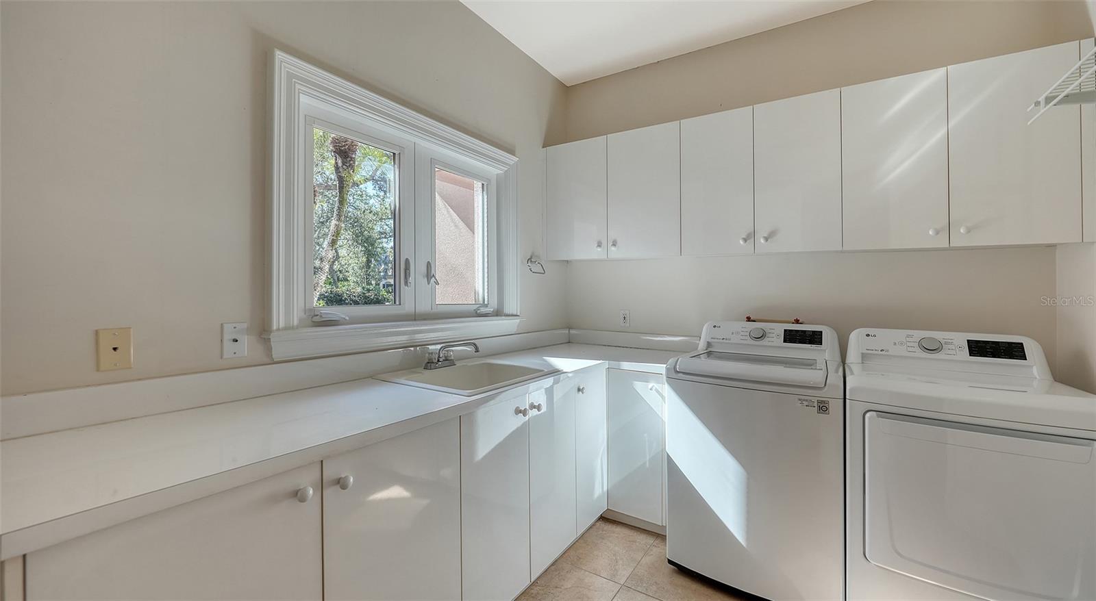 282 SHELL MIDDEN CT