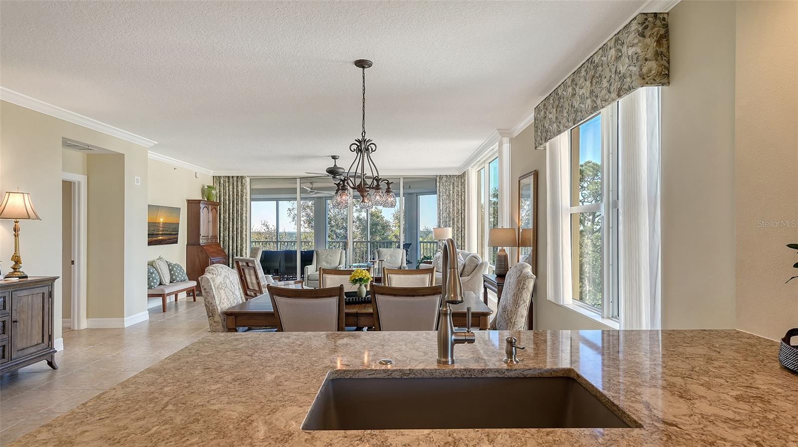 401 N POINT RD #401