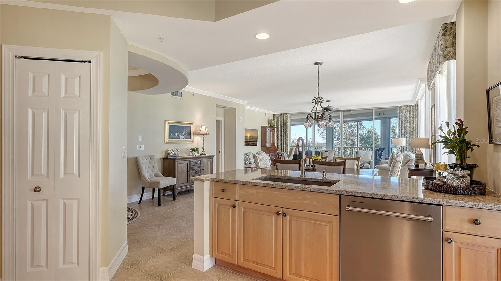 401 N POINT RD #401