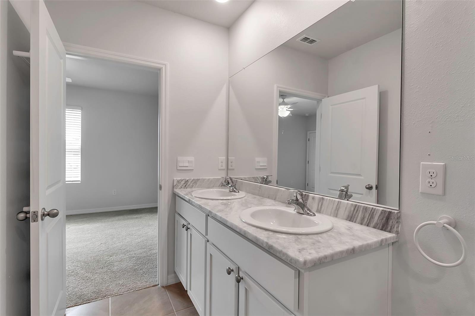 2838 NEWBERN BANKS DR