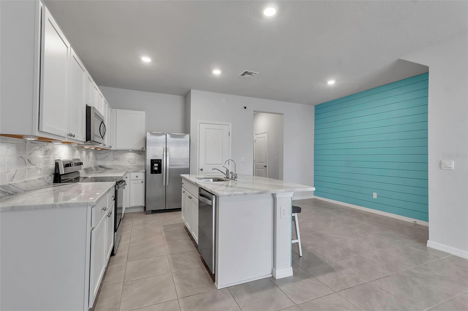 2838 NEWBERN BANKS DR