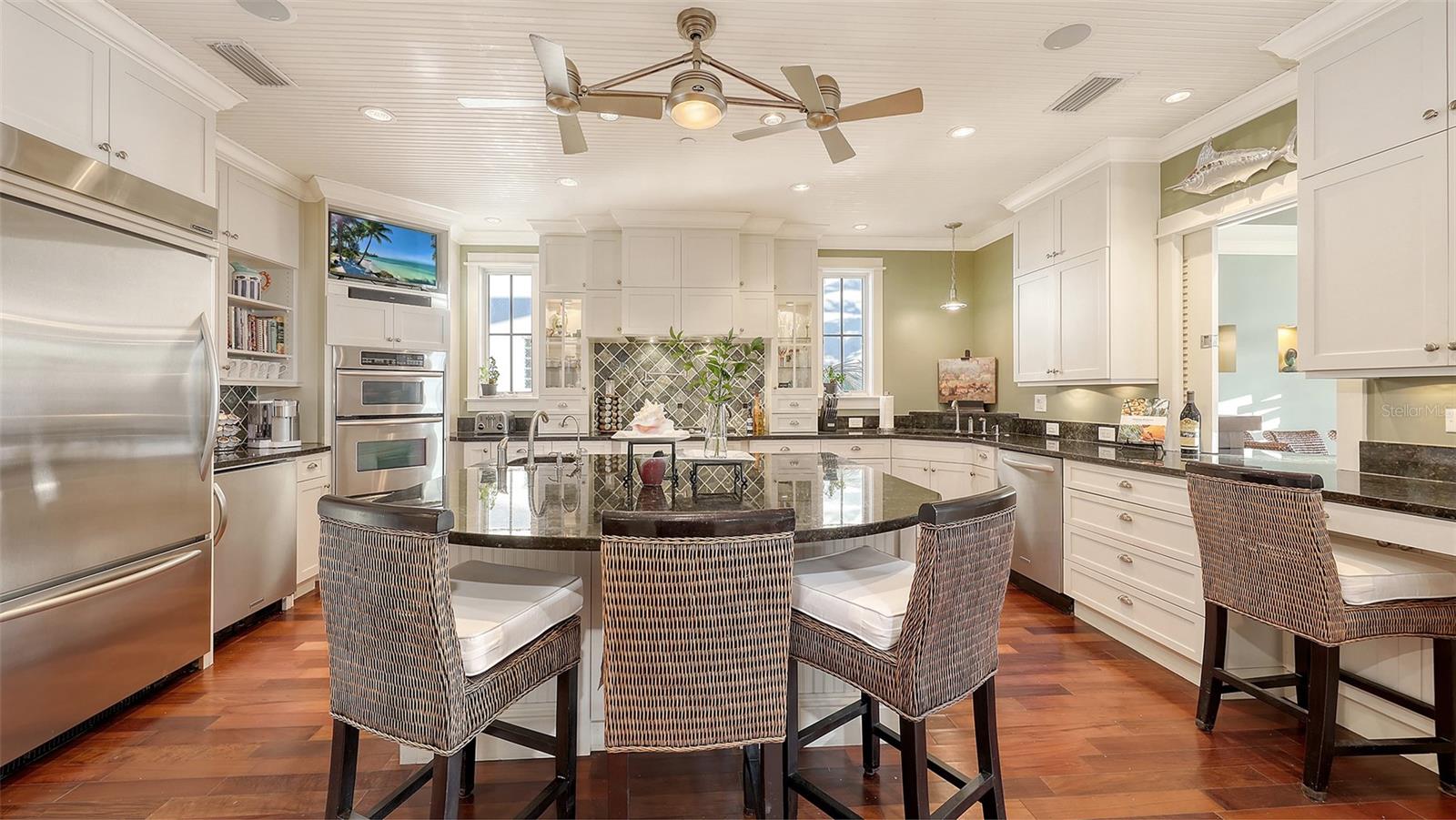 4941 COMMONWEALTH DR