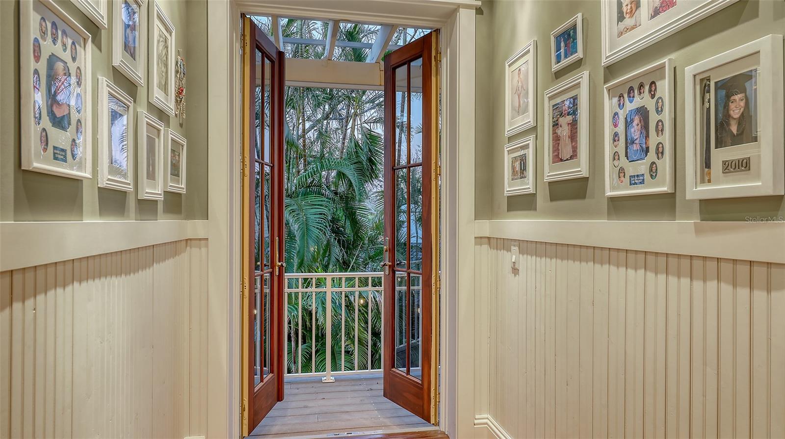 4941 COMMONWEALTH DR