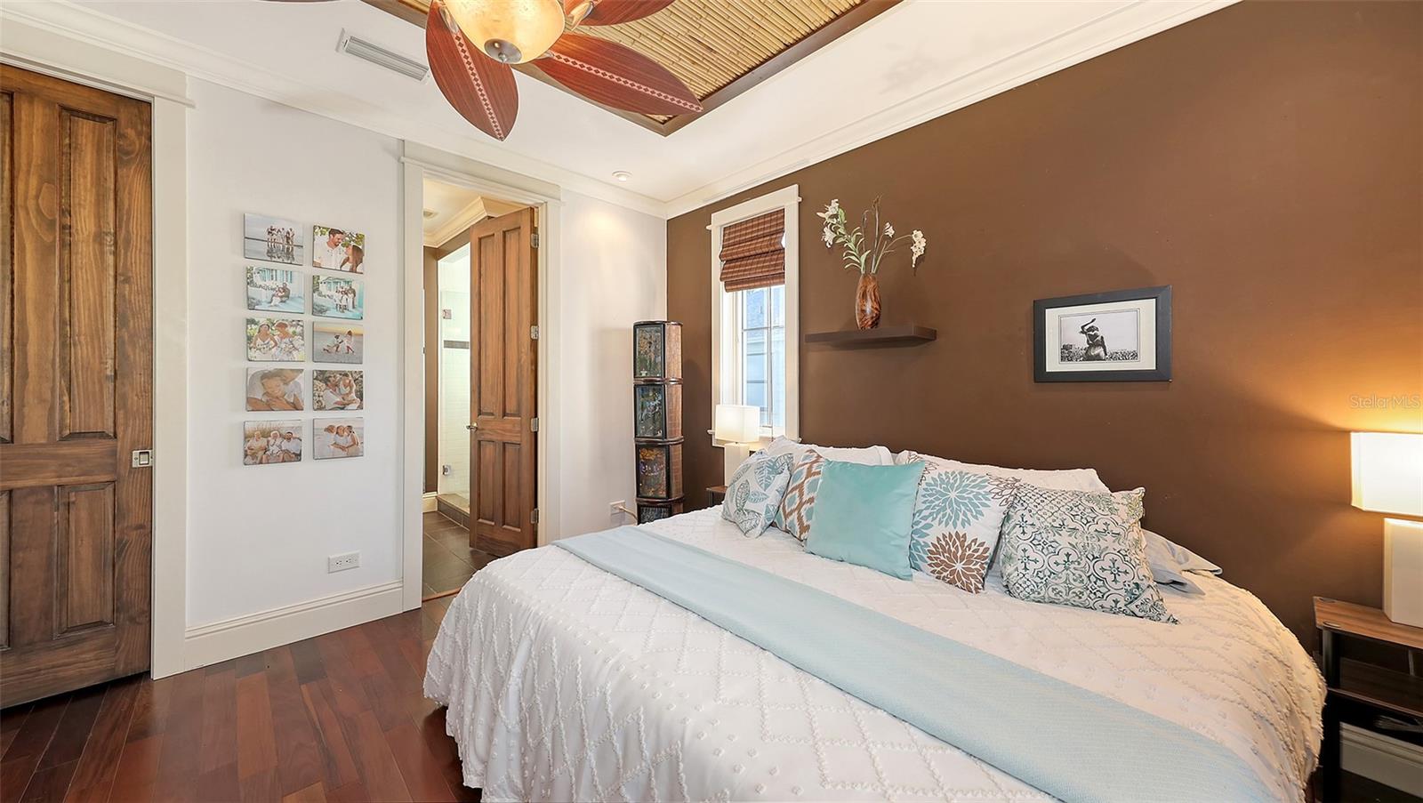 4941 COMMONWEALTH DR