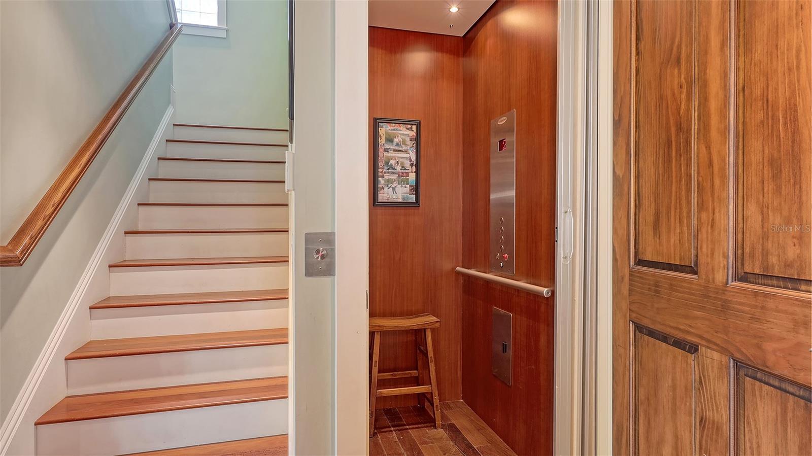 4941 COMMONWEALTH DR