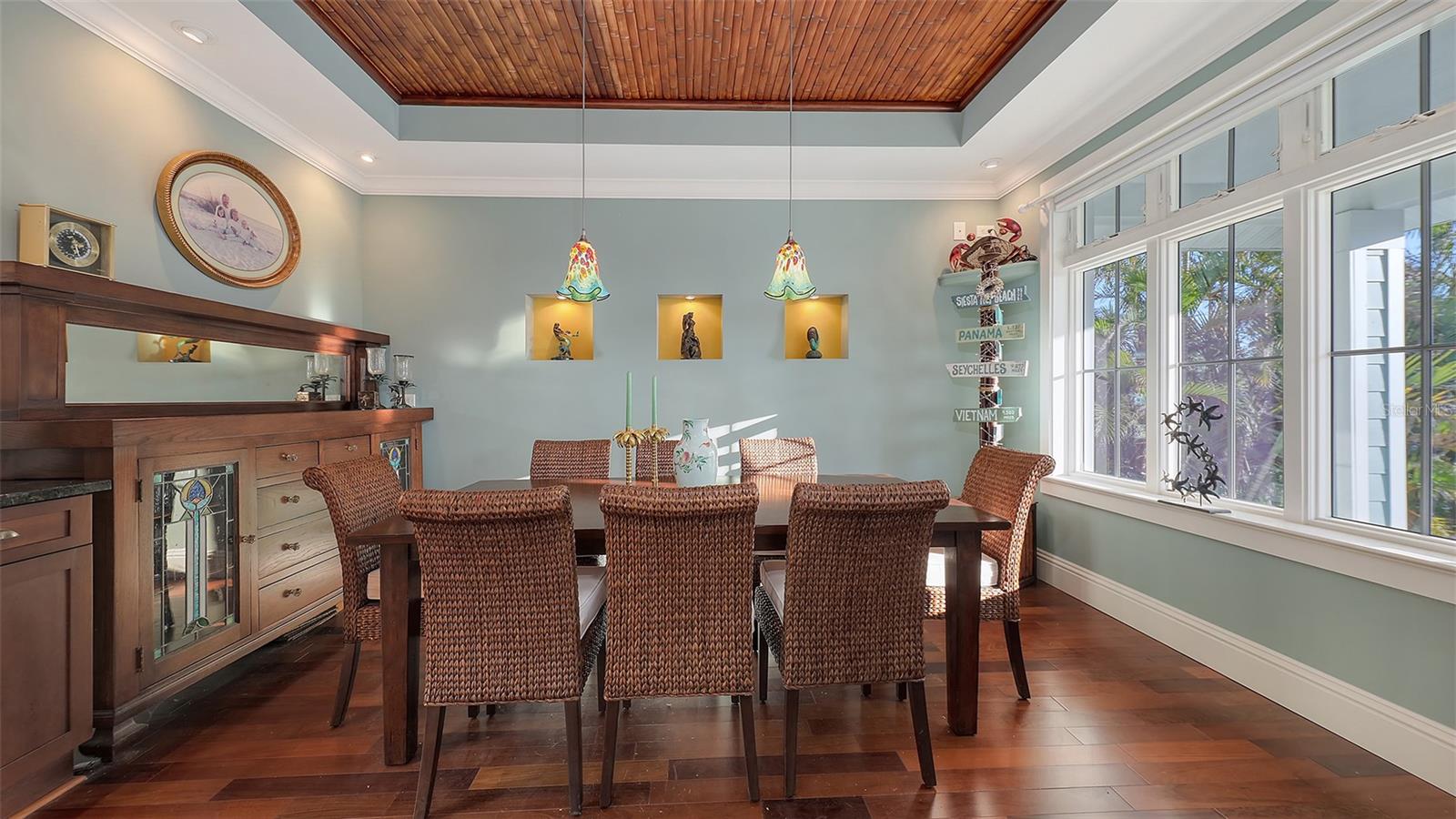 4941 COMMONWEALTH DR