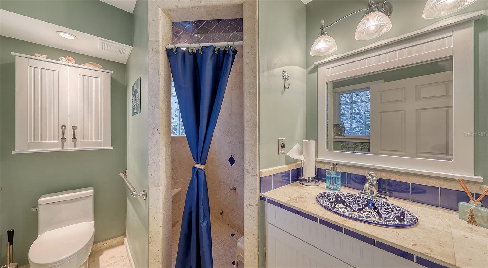 4941 COMMONWEALTH DR