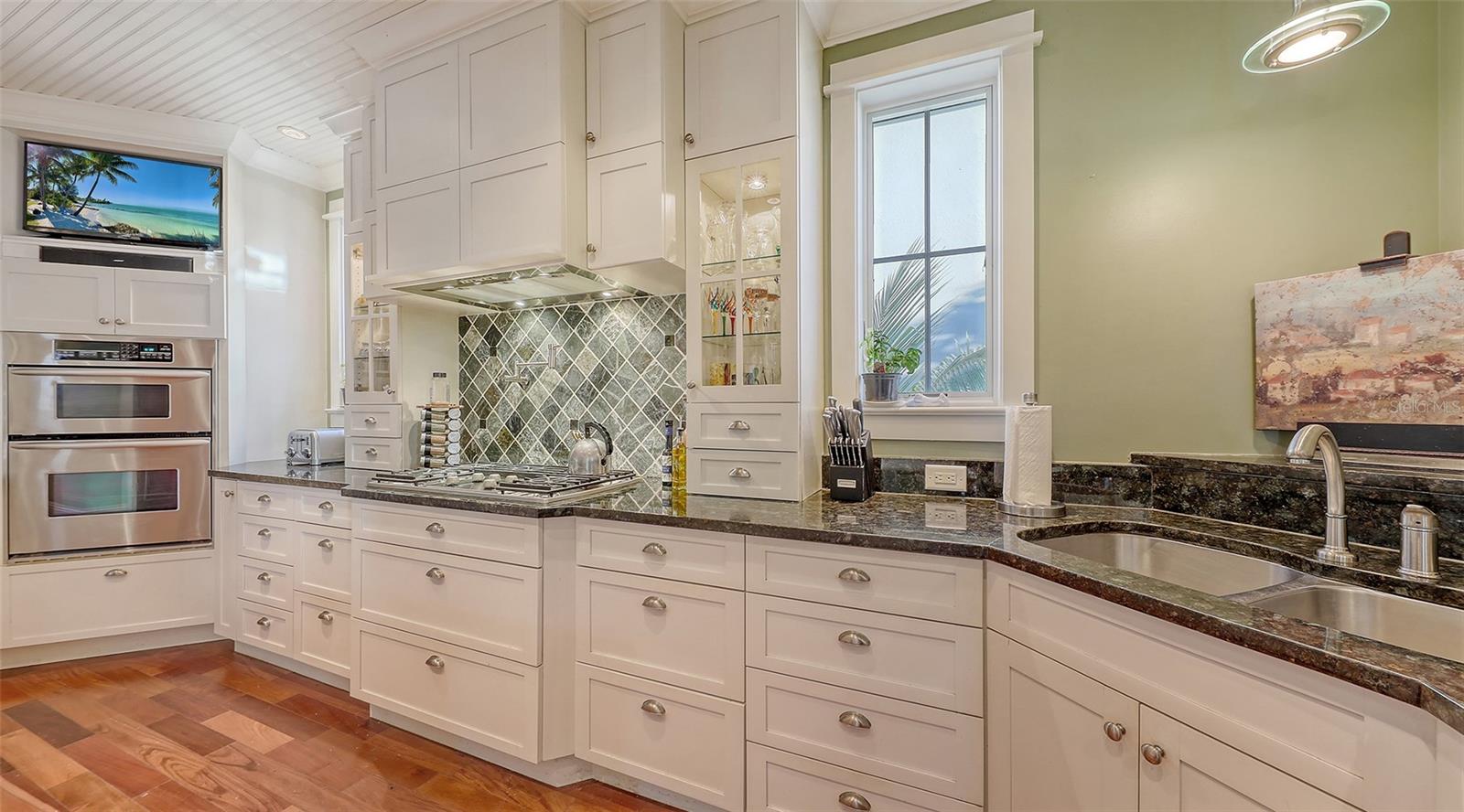 4941 COMMONWEALTH DR