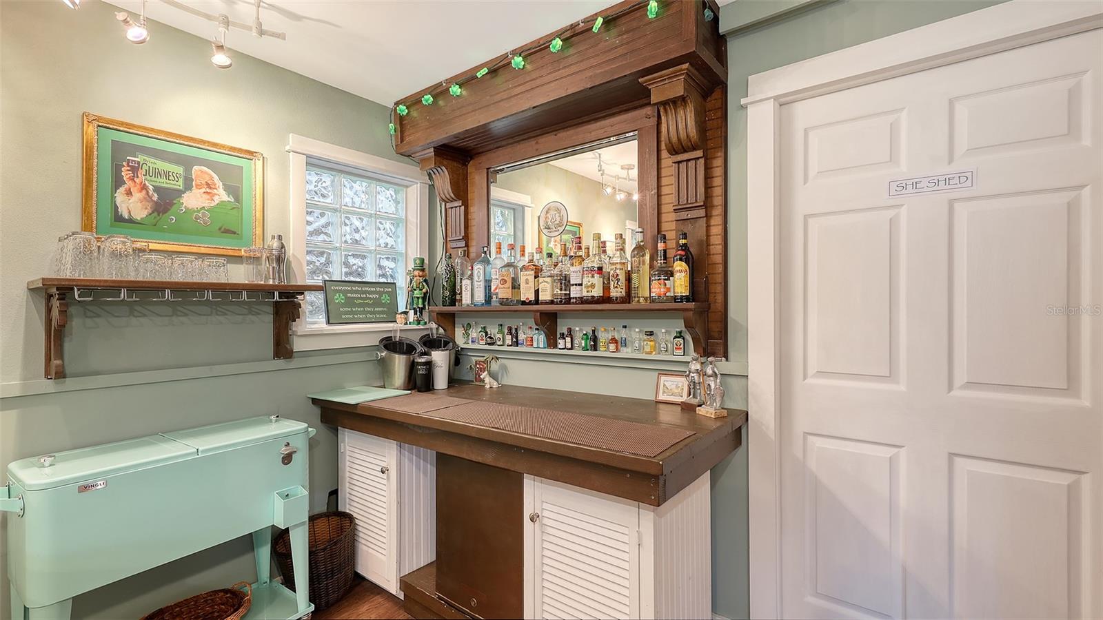 4941 COMMONWEALTH DR