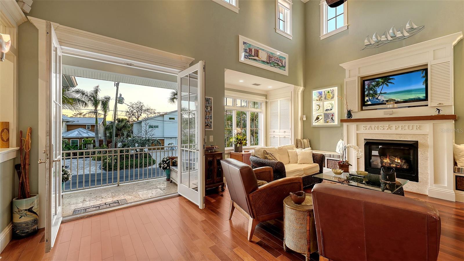 4941 COMMONWEALTH DR