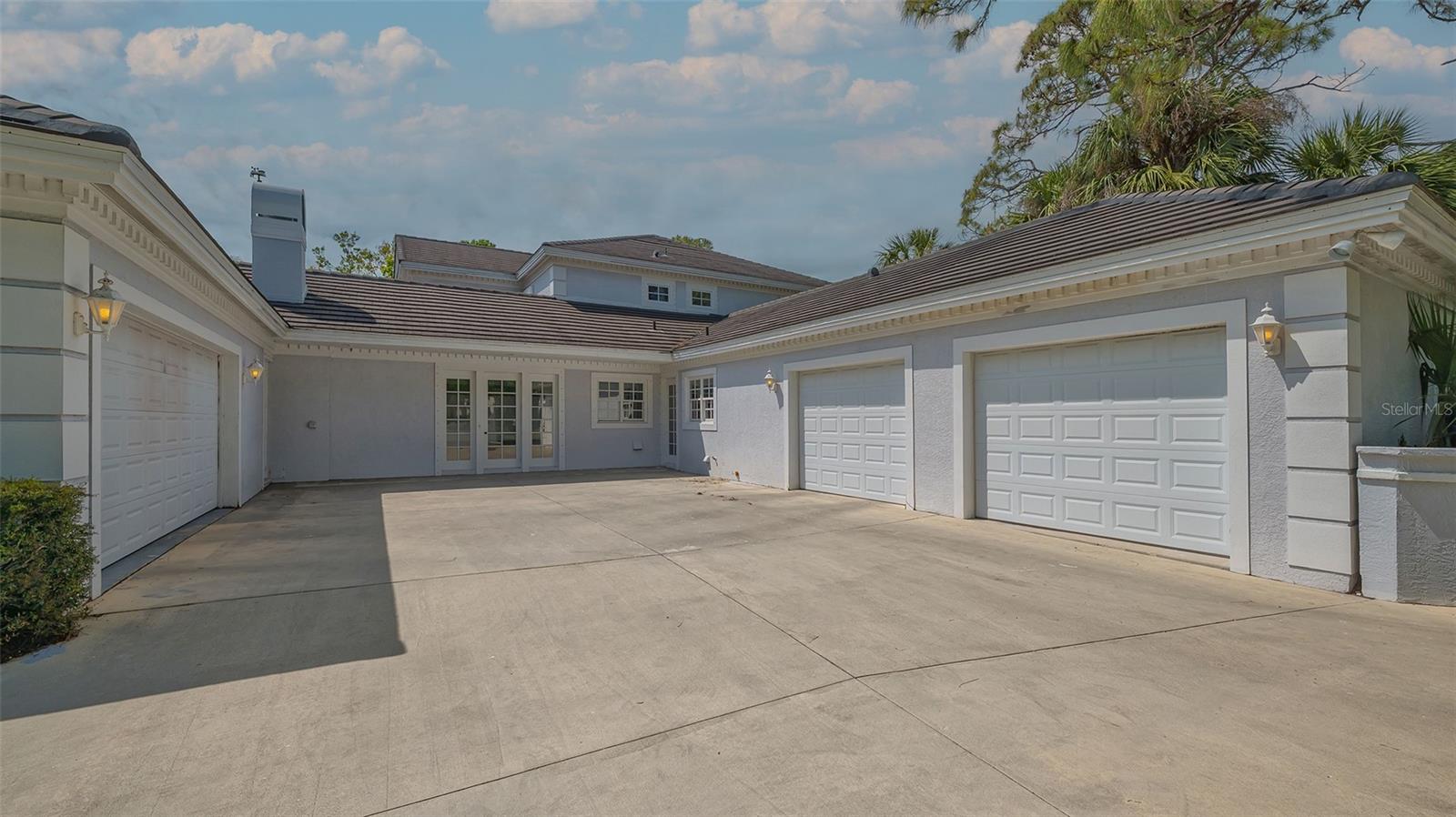 916 MACEWEN DR