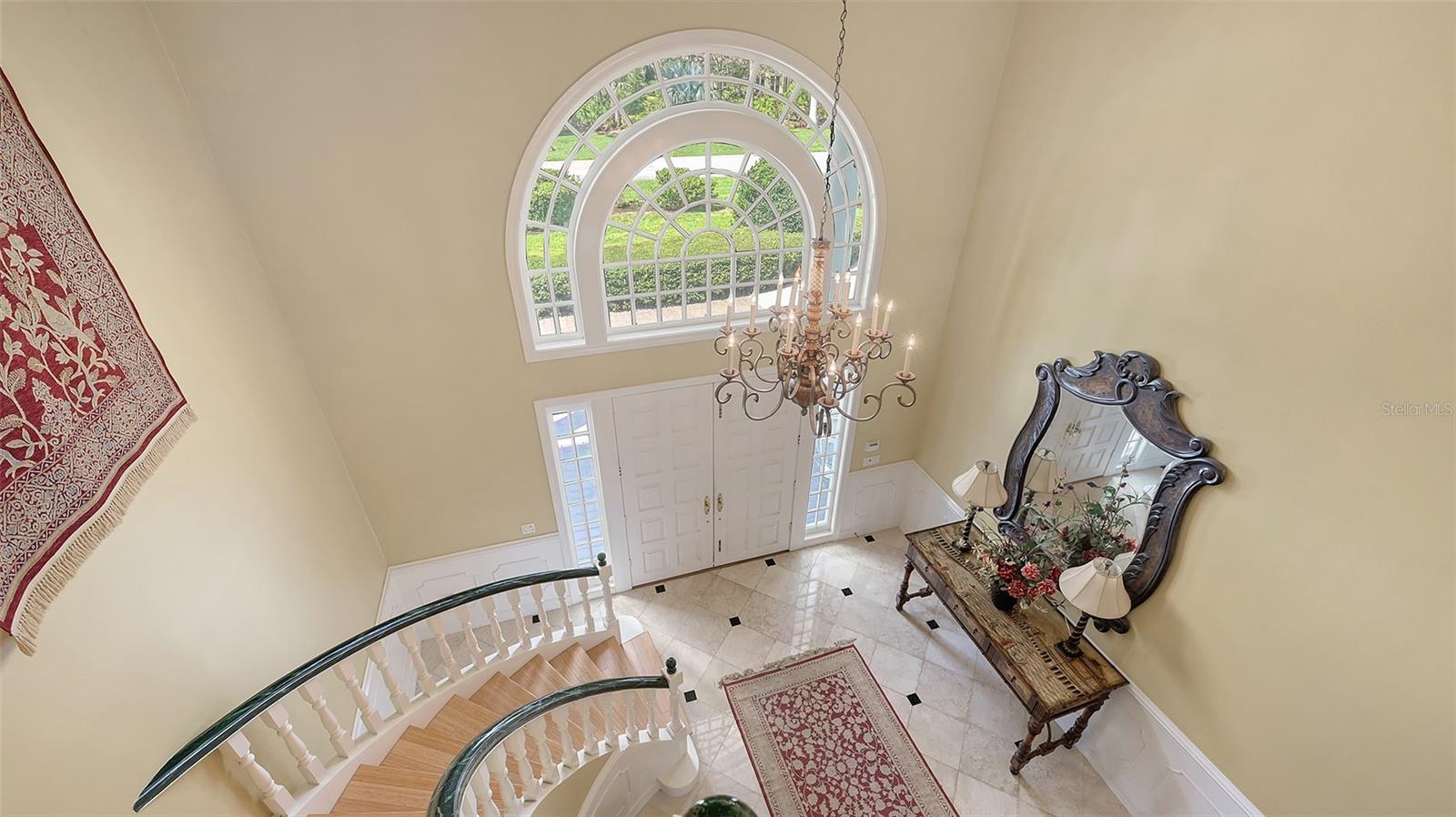 916 MACEWEN DR
