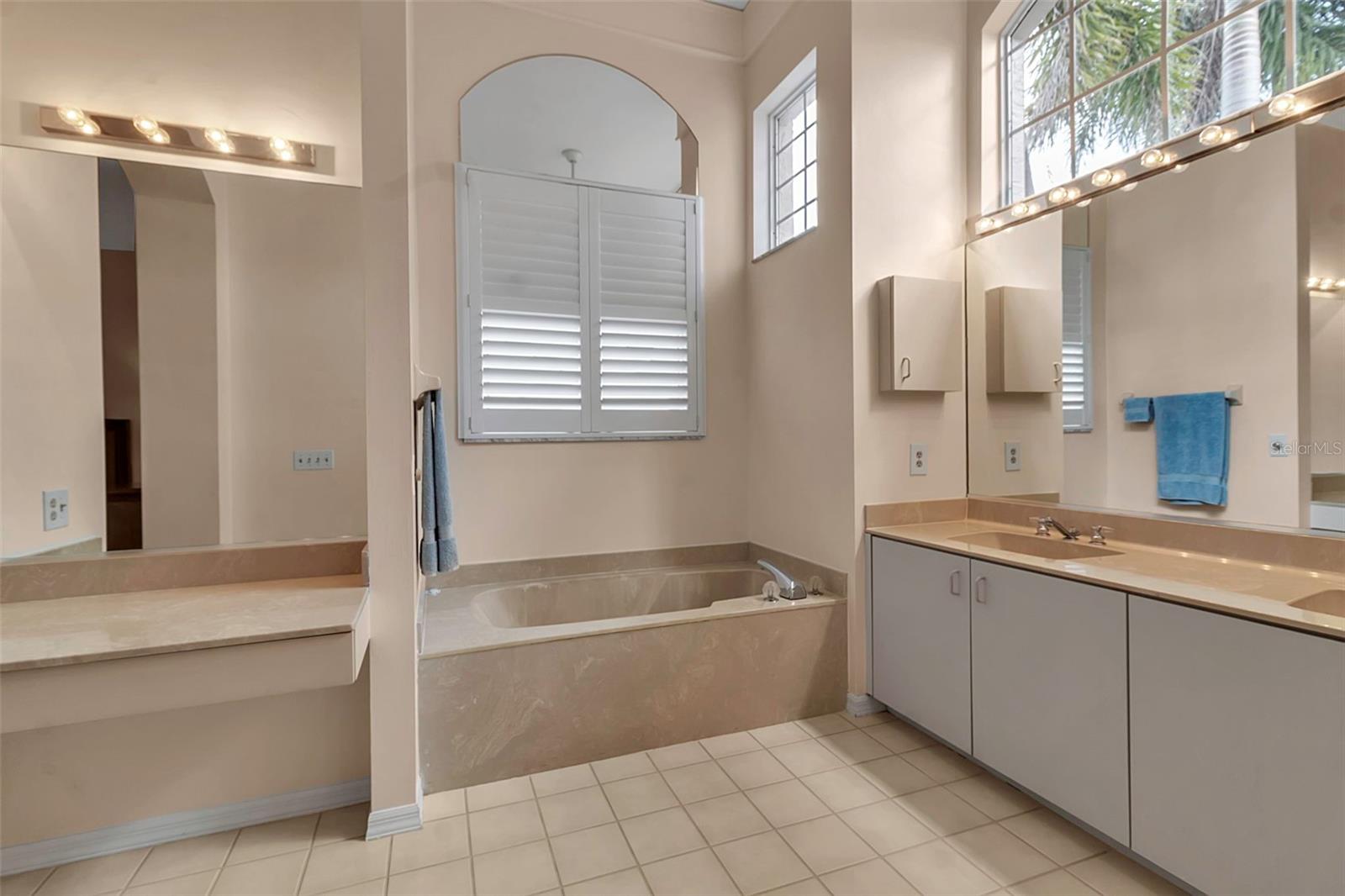 7309 REGINA ROYALE BLVD #21