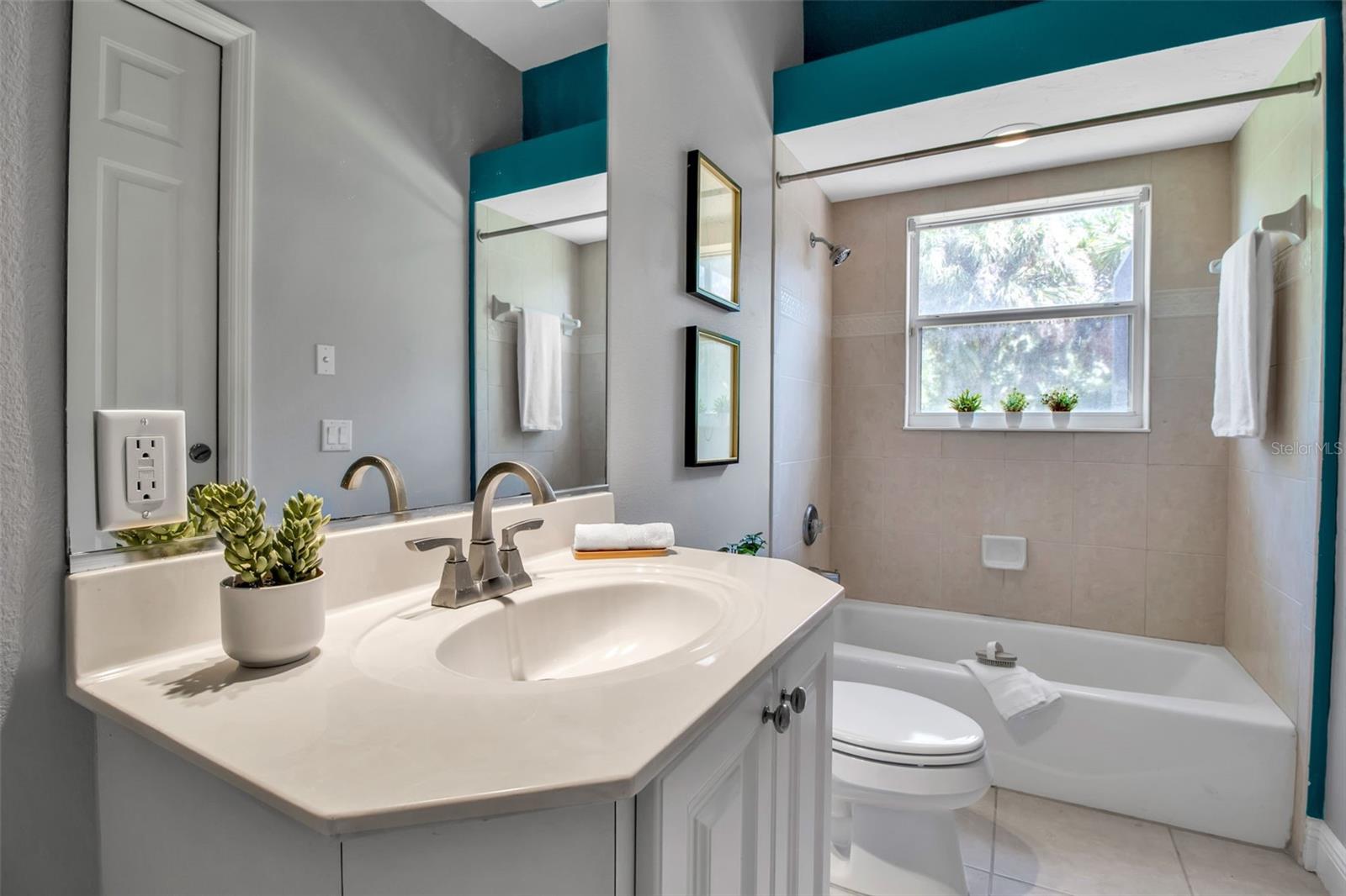 3738 EAGLE HAMMOCK DR