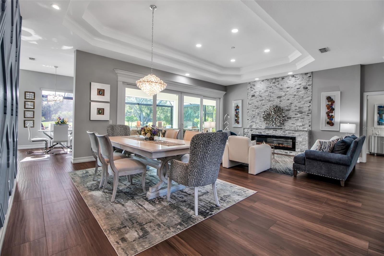 462 E MACEWEN DR