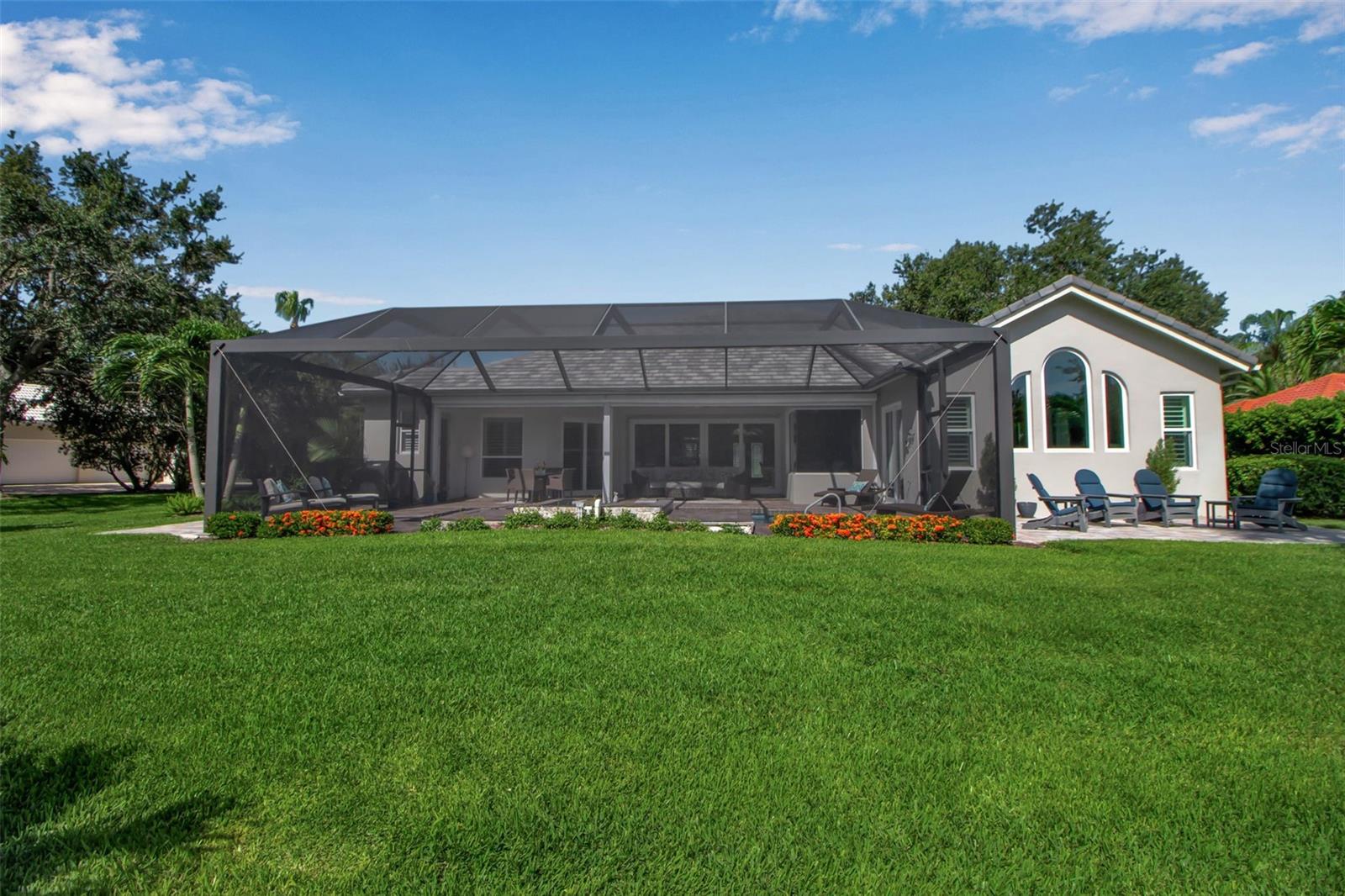 462 E MACEWEN DR