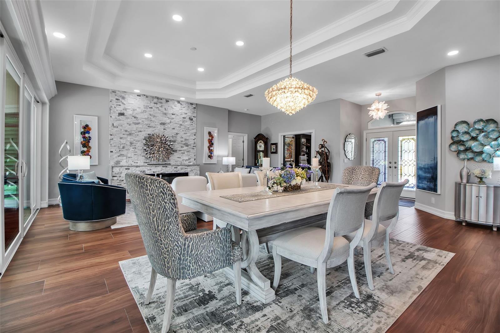 462 E MACEWEN DR