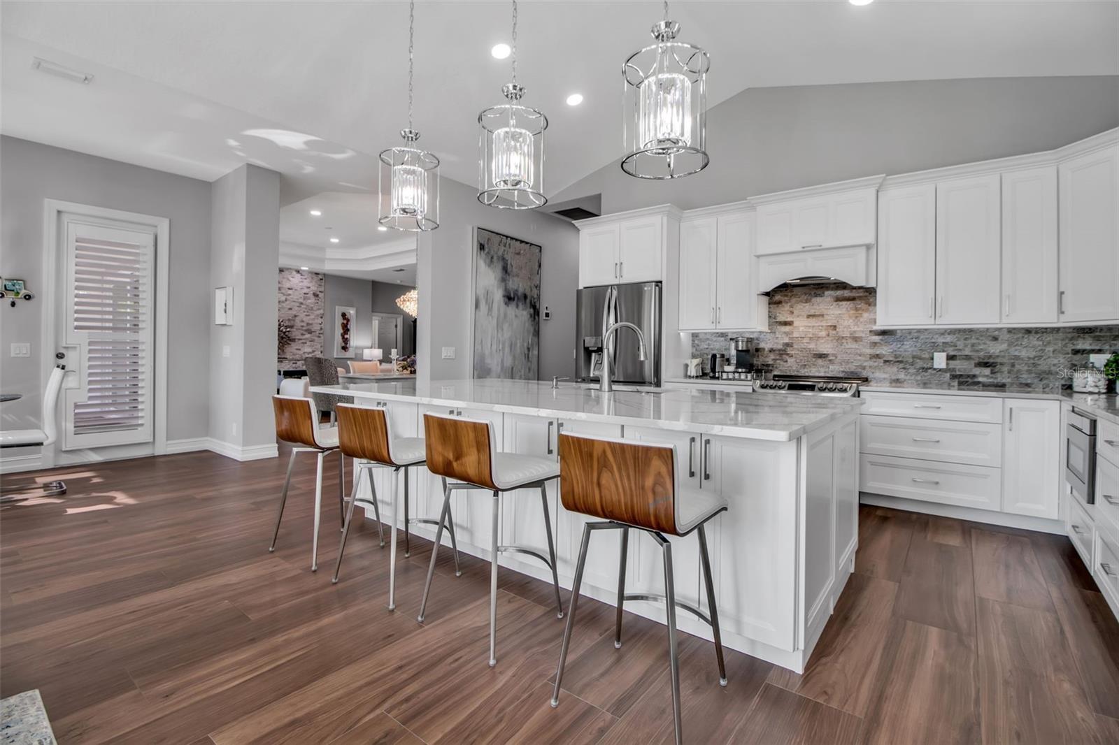 462 E MACEWEN DR