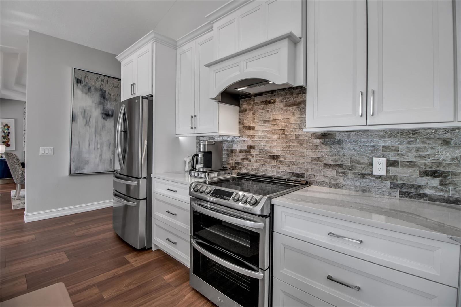 462 E MACEWEN DR