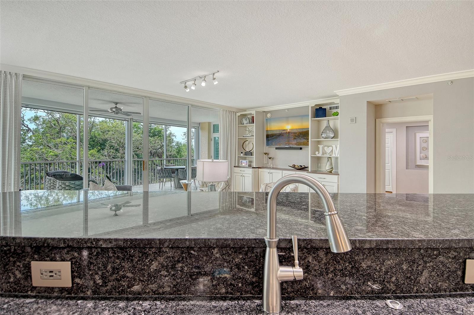 401 N POINT RD #304