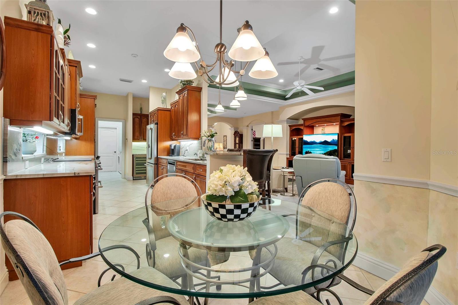 21 BAYHEAD LN