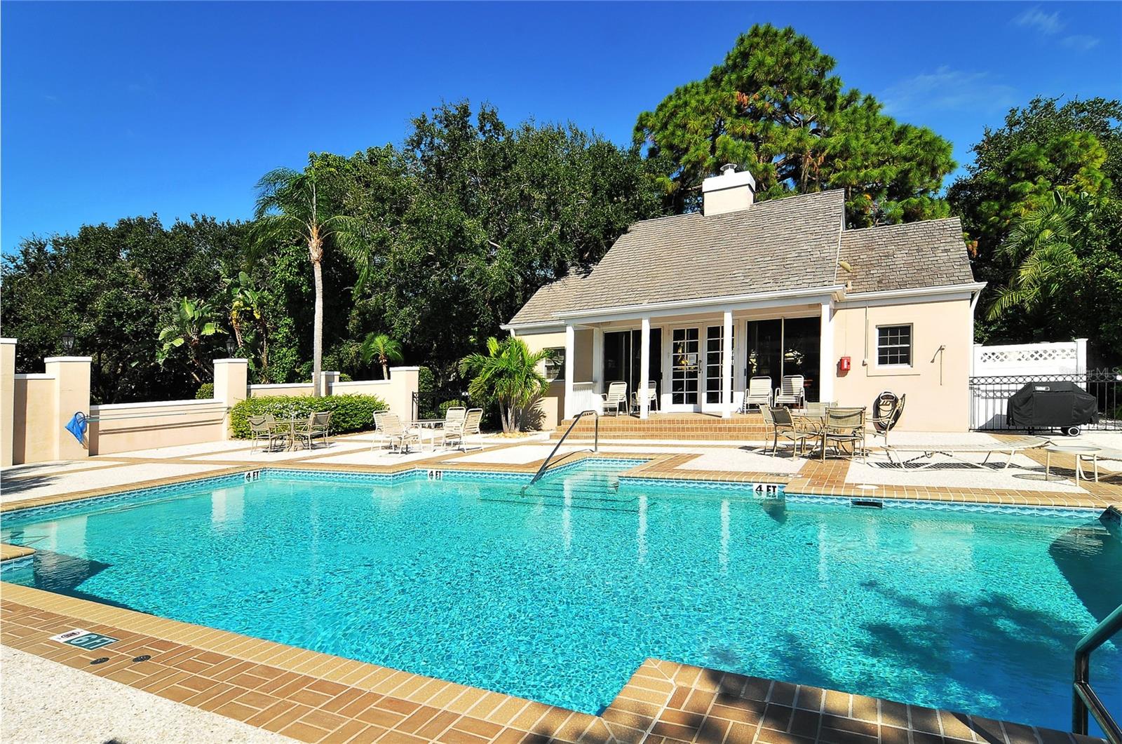 21 BAYHEAD LN