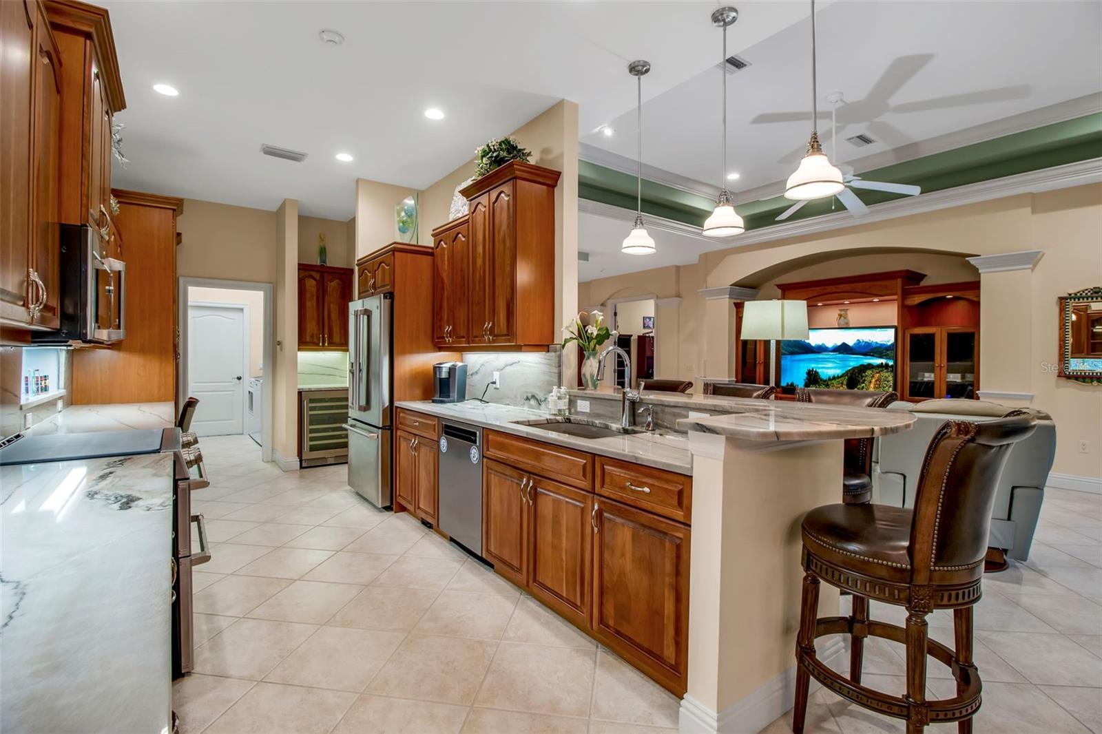 21 BAYHEAD LN