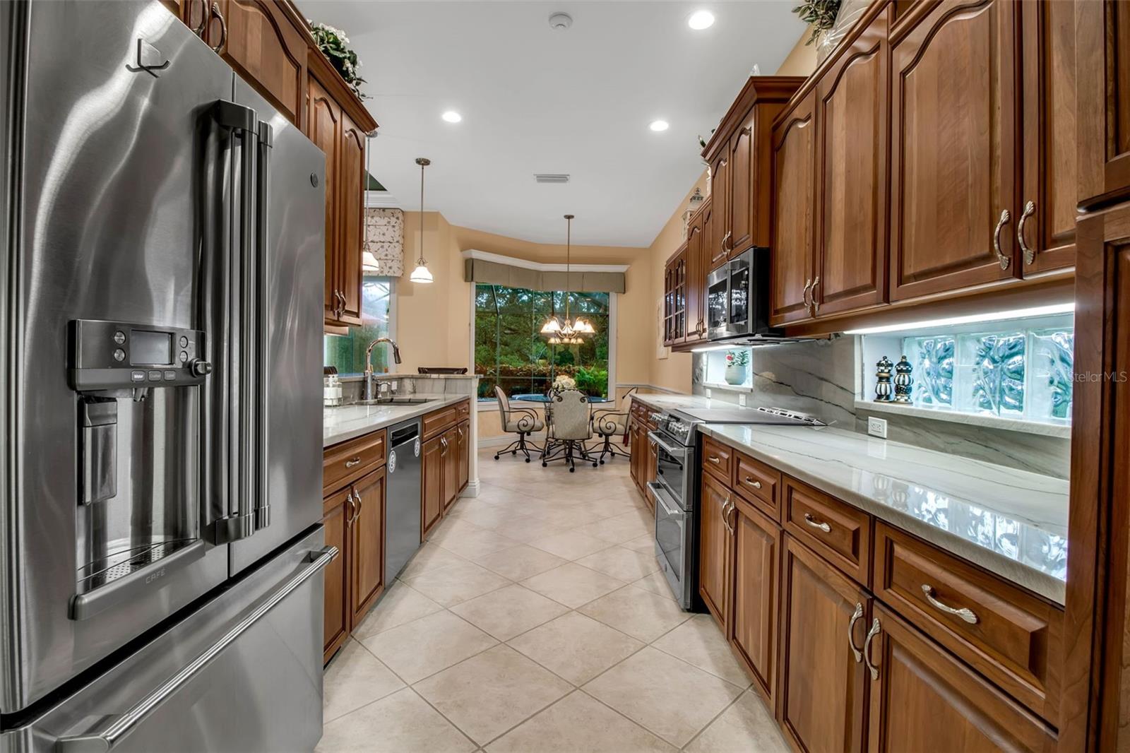 21 BAYHEAD LN