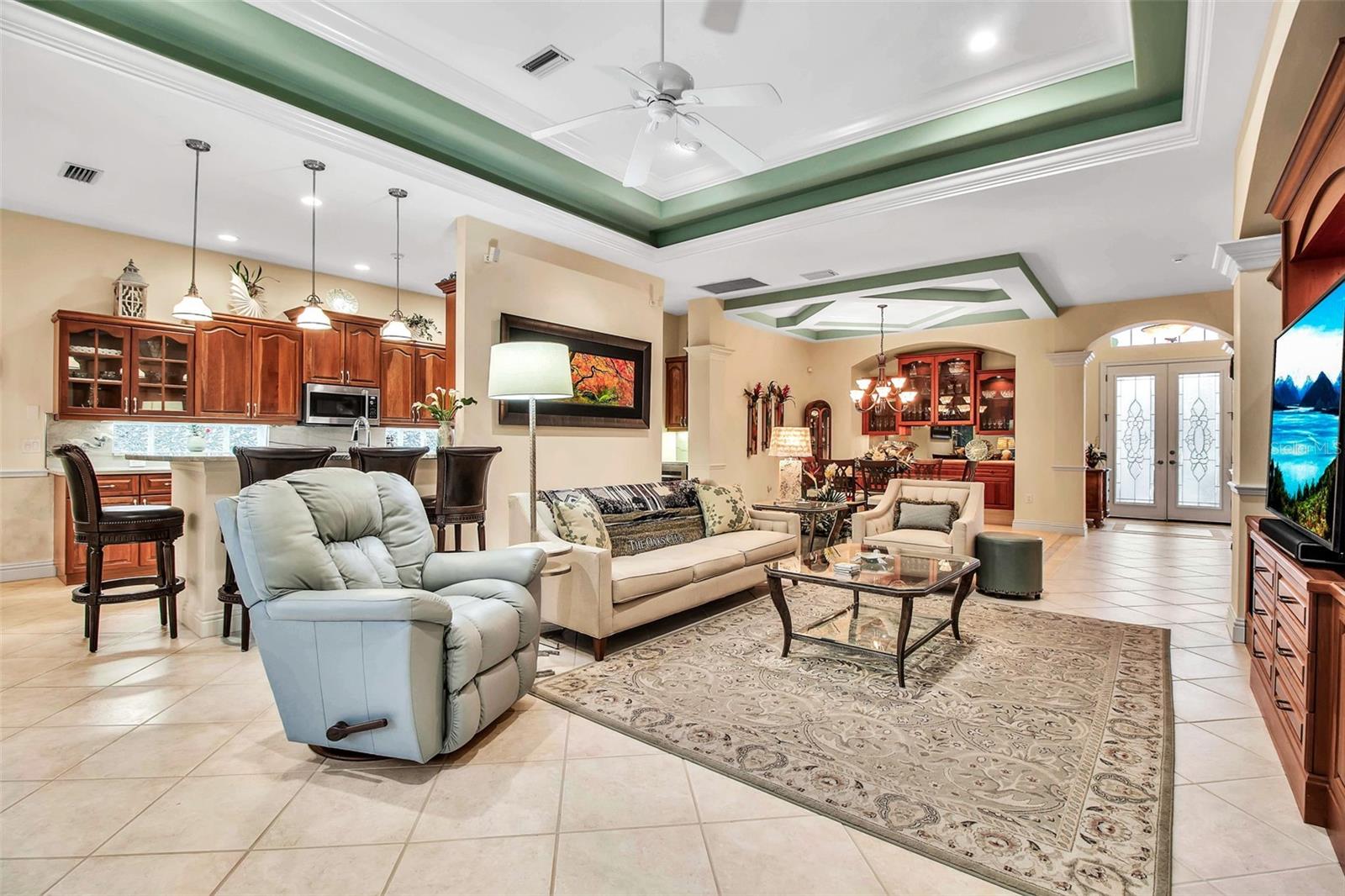 21 BAYHEAD LN