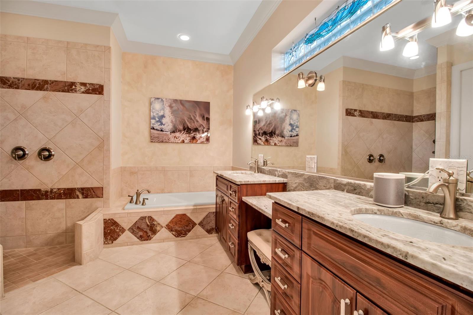 21 BAYHEAD LN