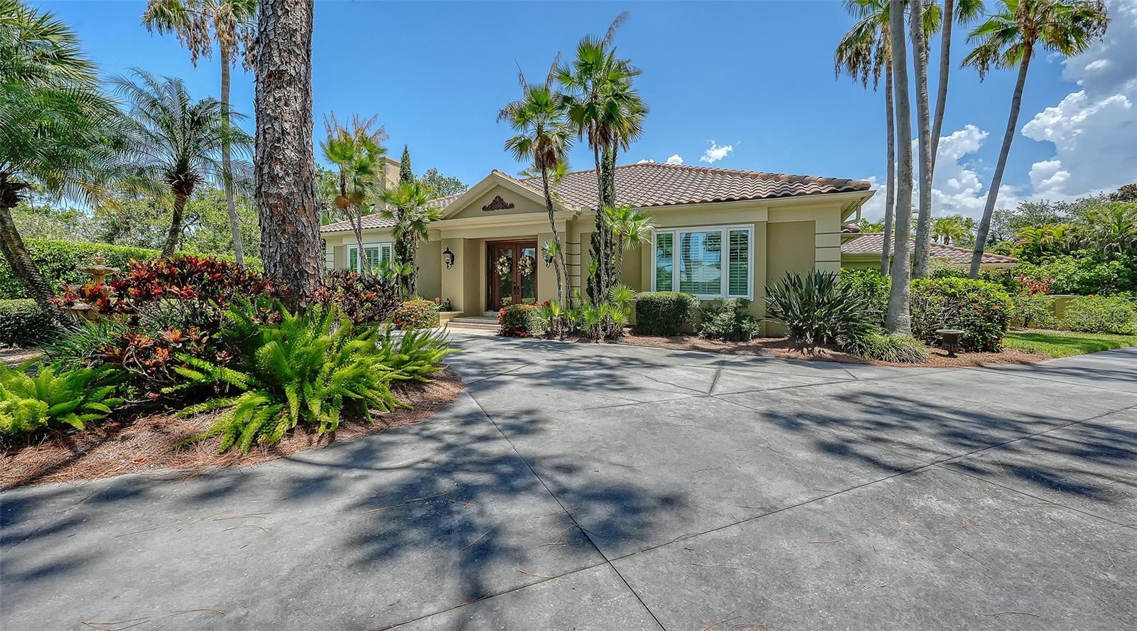 422 BLUE GARDEN LN